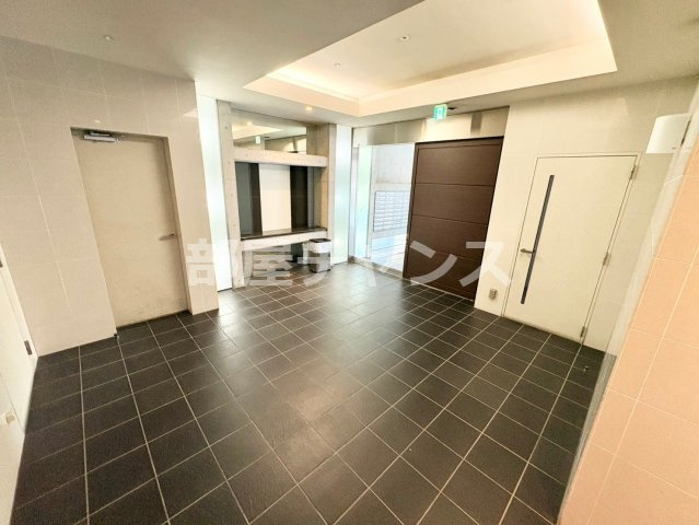 リヴシティ栄参番館のロビー