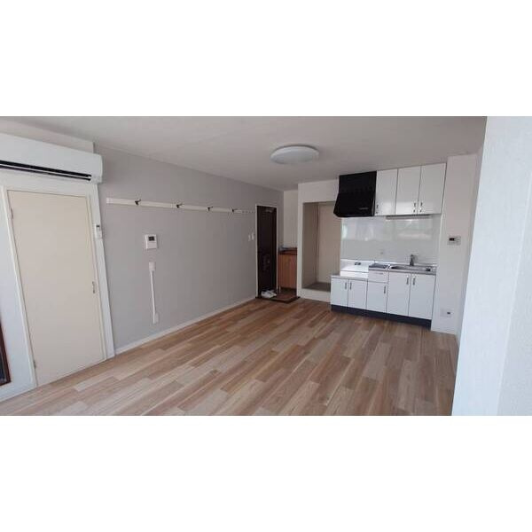 ラ・シャンブル橘の居間・リビング