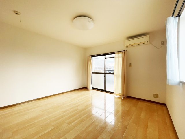 グレイスKMの居間・リビング