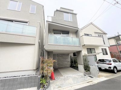 【外観】 | 【仲介手数料４２０万円が無料！】■南道路面■ハイグレードデザインハウス