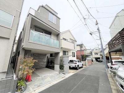 【前面道路含む現地写真】 | 【仲介手数料４２０万円が無料！】■南道路面■ハイグレードデザインハウス