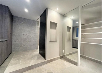 【玄関】 | 【仲介手数料４２０万円が無料！】■南道路面■ハイグレードデザインハウス