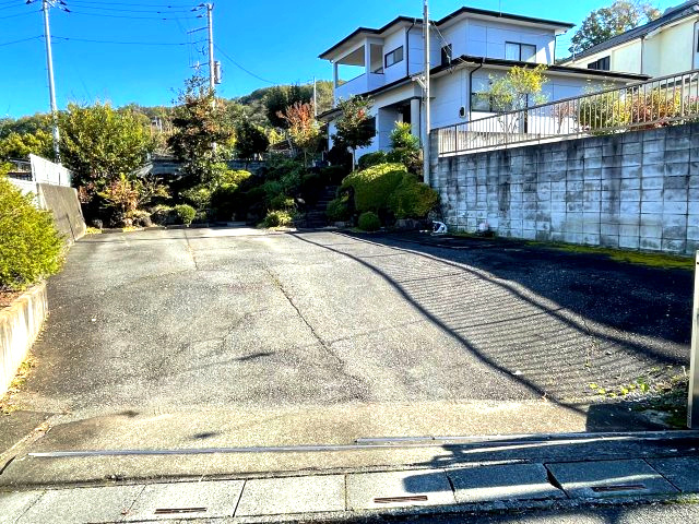 藤岡市藤岡2期　中古の前面道路含む現地写真