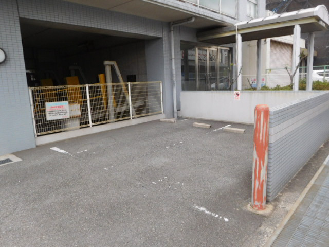 泉マンションの駐車場