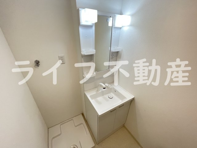 D porta Trapaの独立洗面台|独立洗面台、小物を置くことができて便利です