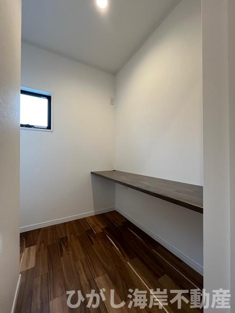 茅ヶ崎市萩園　新築戸建　全8棟の内装|ライブラリールーム