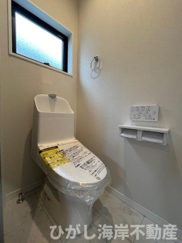 茅ヶ崎市萩園　新築戸建　全8棟のトイレ|洗浄機能付きお手洗い