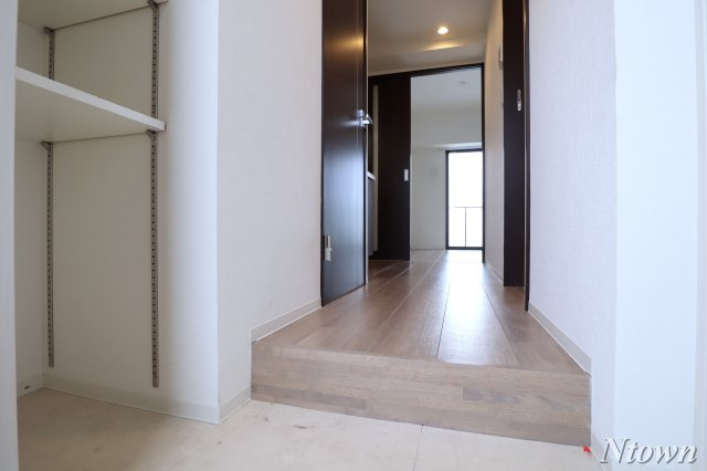 【玄関】 | S-RESIDENCE浅間町 | 収納もある玄関です