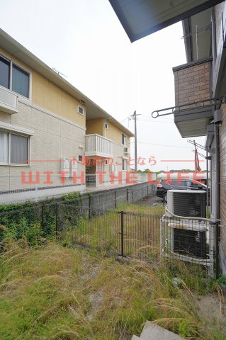 フローラタウン【キャッシュバック対象物件】のバルコニー|落ち着いた時間を過ごせるバルコニーです