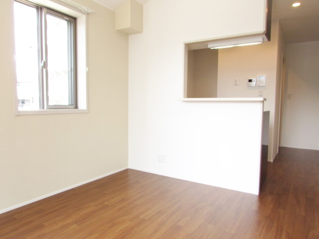 シャルム宝塚の居間・リビング