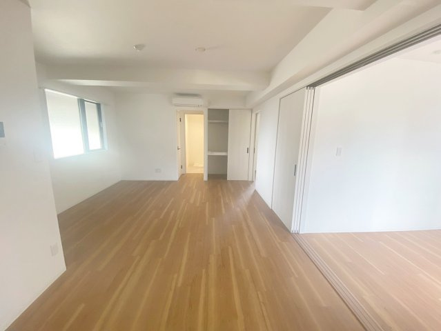 エンべロップ宝塚の居間・リビング