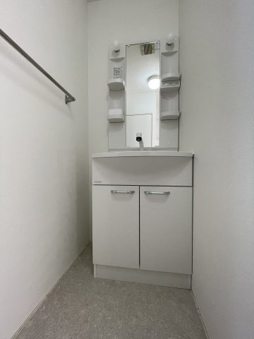 ＷＡＫＯビルの独立洗面台|独立洗面台、朝の身支度には欠かせません