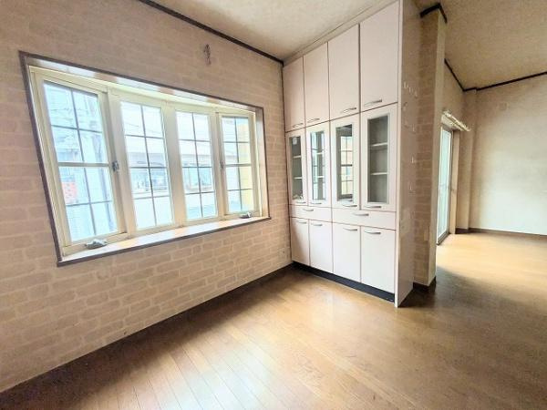 【居間・リビング】 | 門真市小路町　中古戸建