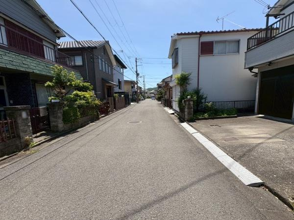 和歌山市田尻　中古戸建の前面道路含む現地写真