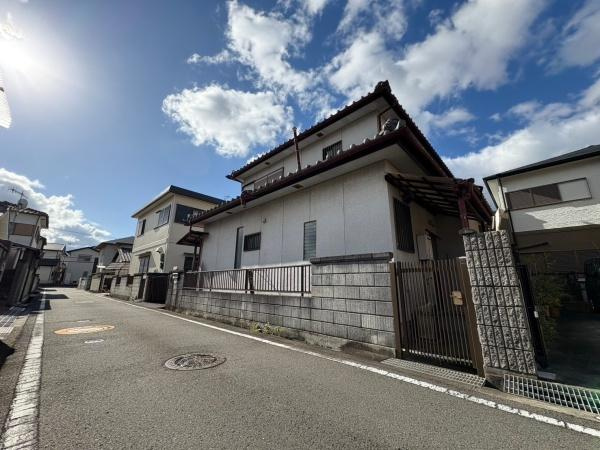 岩出市中迫　中古戸建の前面道路含む現地写真