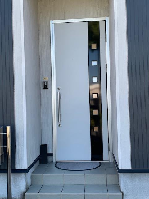 朝倉戊　中古戸建の玄関