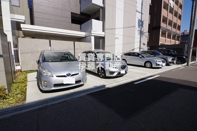 RAFFLE OZONEⅡ -South Garden-の駐車場