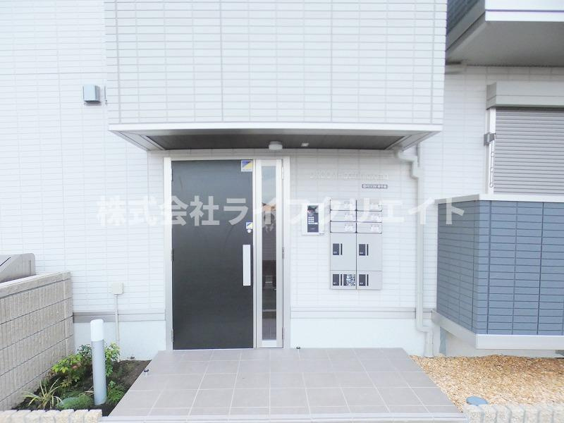 D-room東平山のエントランス
