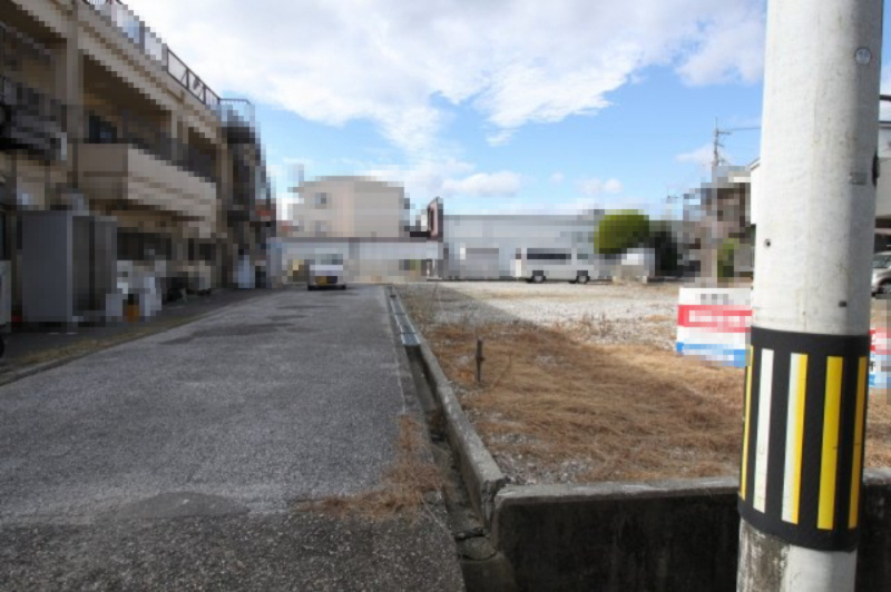 南久万　建築条件なし　売土地の前面道路含む現地写真
