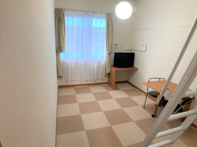 【居間・リビング】 | 設備・仕様は号室により異なる為、現況を優先致します。