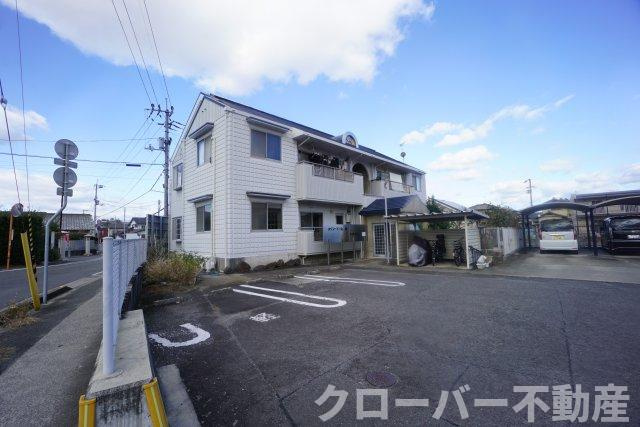 メゾン・ド・山北の駐車場