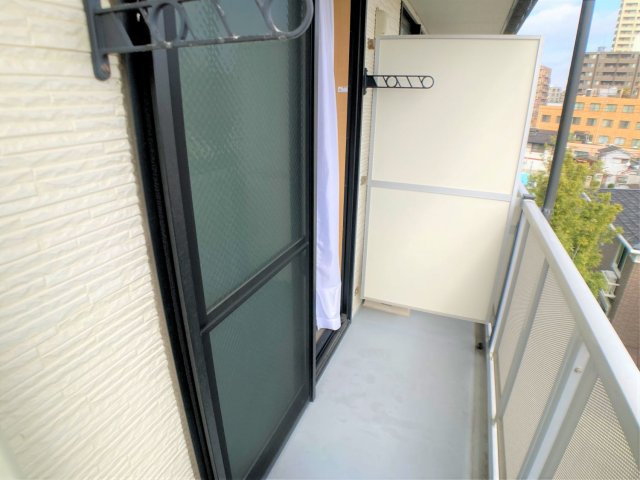 【バルコニー】 | 設備・使用は号室により異なる為、現況を優先いたします。