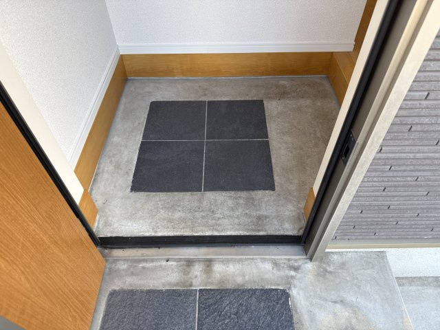 ラシック勝原の玄関