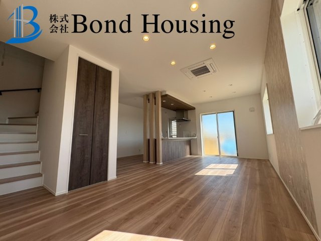 長期優良住宅仕様　LDK20帖　大久保町西脇　新築戸建の居間・リビング