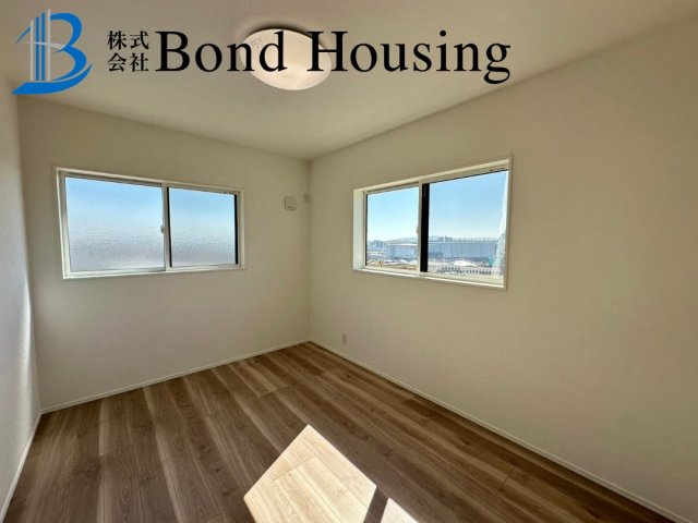 長期優良住宅仕様　LDK20帖　大久保町西脇　新築戸建の洋室