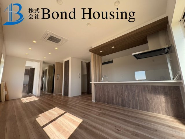 長期優良住宅仕様　LDK20帖　大久保町西脇　新築戸建の居間・リビング