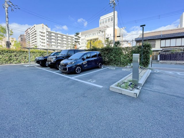 リビオ尼崎STATION CITYの駐車場|駐車場があります　平面駐車場：59区画