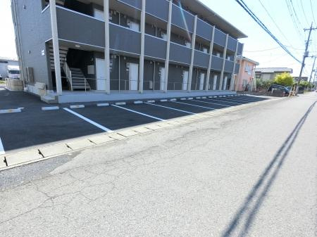 カスタリアⅣの駐車場