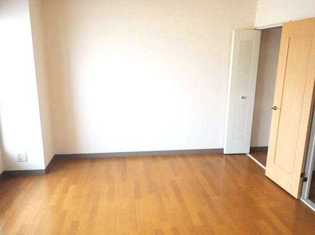 ライオンズマンション西舞子の洋室|個人の部屋や寝室として使える洋室です