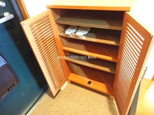 ライオンズマンション西舞子の収納|こまごまとしたものを収納できそうですね