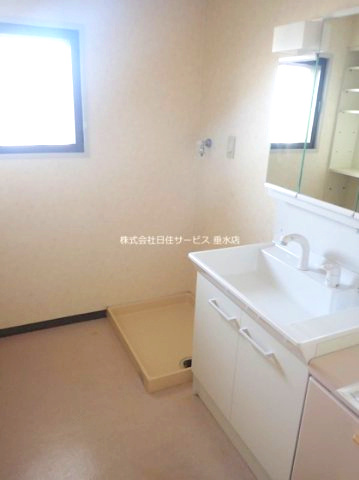 ライオンズマンション西舞子の独立洗面台|朝の身支度には欠かせない独立洗面化粧台