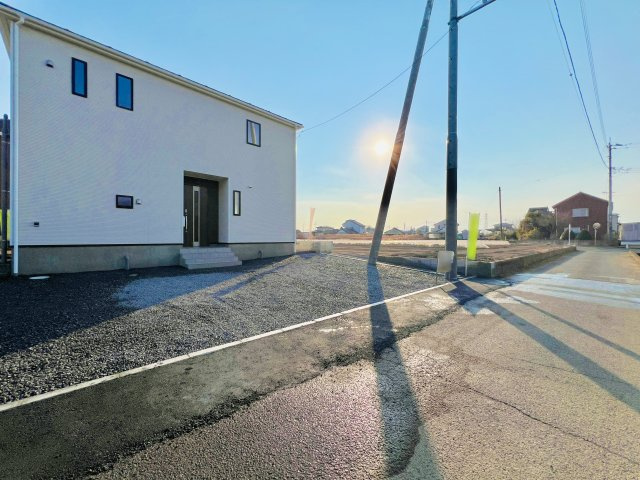 太田市岩松町の前面道路含む現地写真|車の通りも少なく駐車も楽々♪