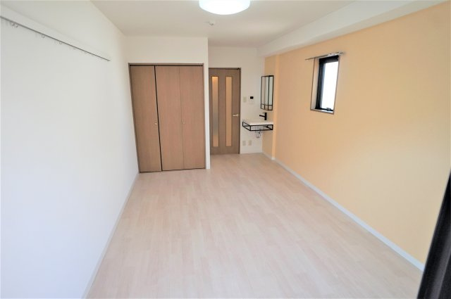 ラフィネ津田沼の居間・リビング|別のお部屋の写真です