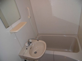 落ち着いた空間のお風呂です