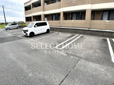 【駐車場】 | エクセール | 駐車場完備です