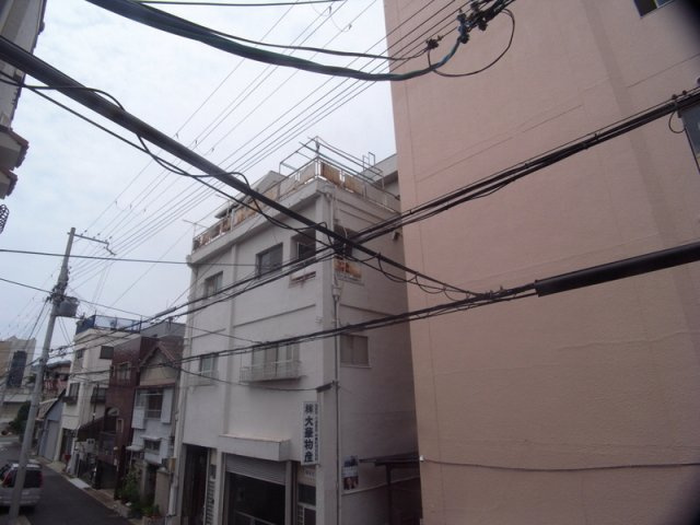 神若栄マンションの外観