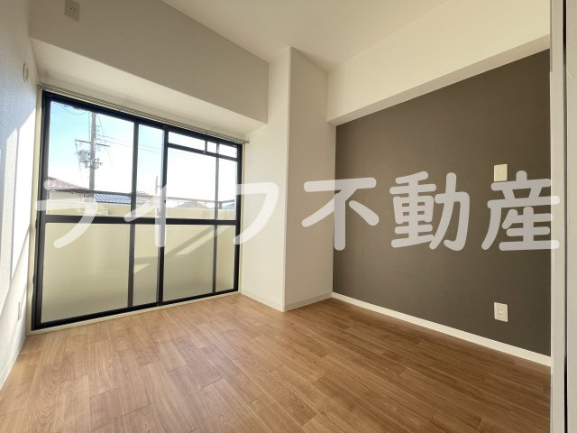 メゾン菱江の洋室|スタンダードな洋室です