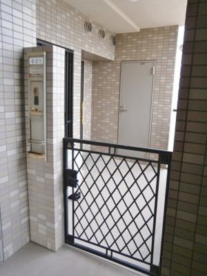 【エントランス】 | サーパス医大前第２