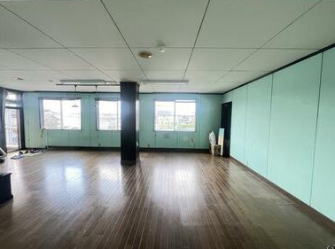 守山市古高町の店舗事務所の内装