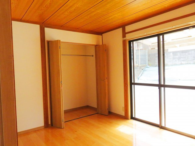 野中一戸建の収納|こまごまとしたものを収納できそうですね