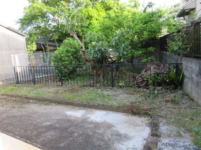 野中一戸建の庭|お庭の付いた物件です