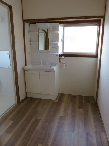 野中一戸建の洗面所|忙しい朝には欠かせない洗面所です