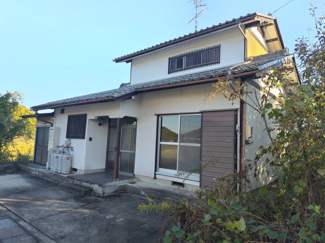 ６４１１２　岐阜市三輪中古戸建ての外観