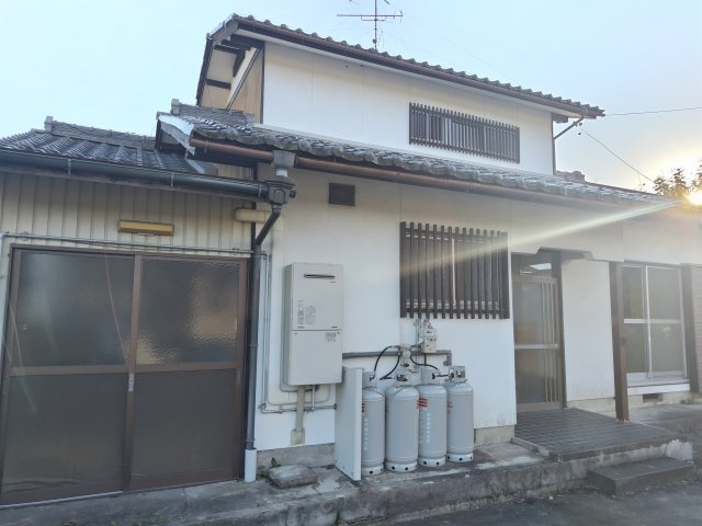 ６４１１２　岐阜市三輪中古戸建ての外観