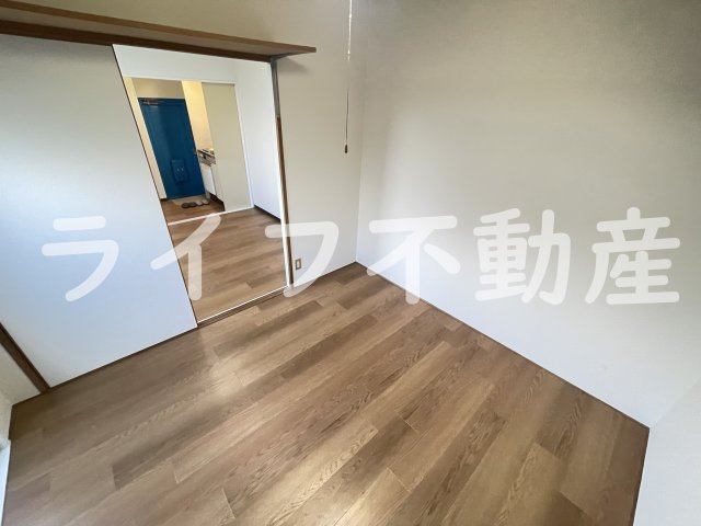 シャトーユキの居間・リビング|こちらのリビングで趣味の時間をお楽しみください