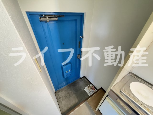 シャトーユキの玄関|明るい玄関です